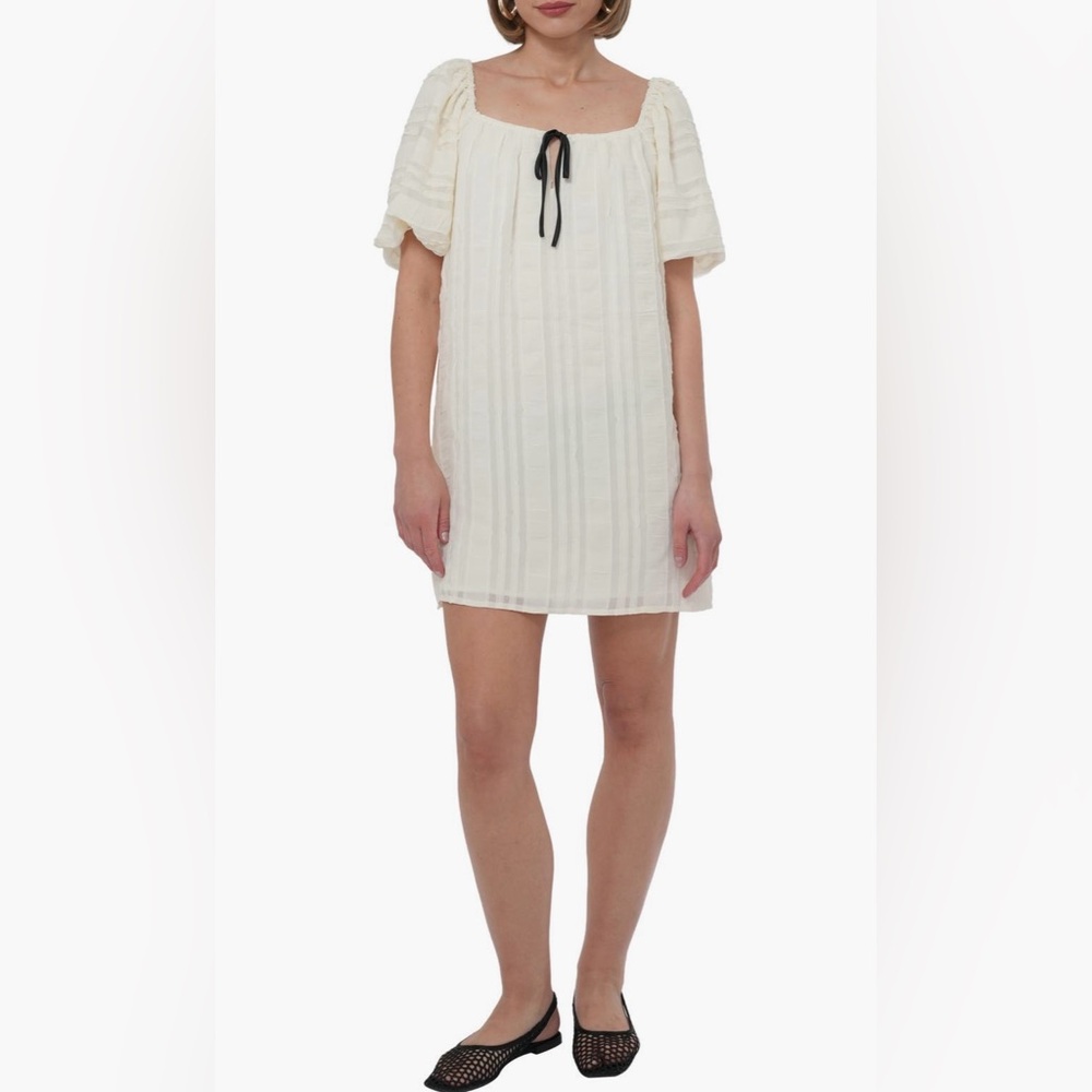 Adelyn Rae Puff Sleeve Shift Mini Dressin Cream
